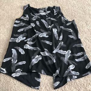 Express split back top black w/ white feathers